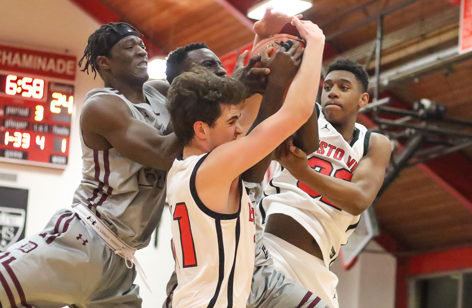 Chaminade vs. De Smet basketball